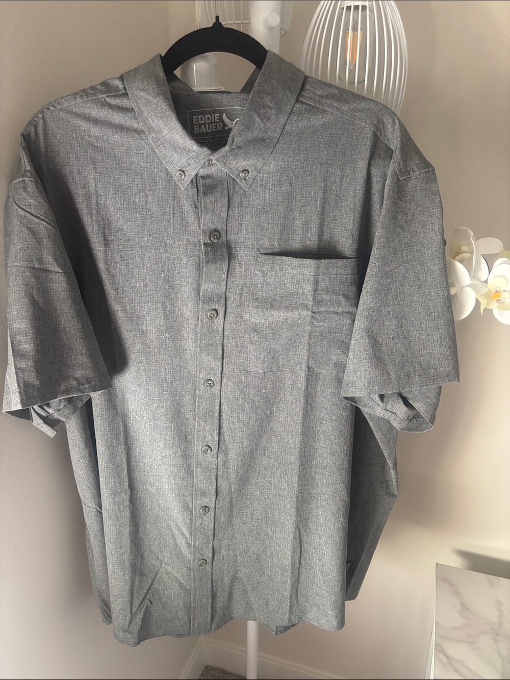 Eddie Bauer Men’s Short-Sleeve Button-Down Shirt — Gray